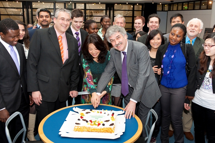 Wittenborg Press Conference in Apeldoorn - Hans Wegman and Maggie Feng cut cake!