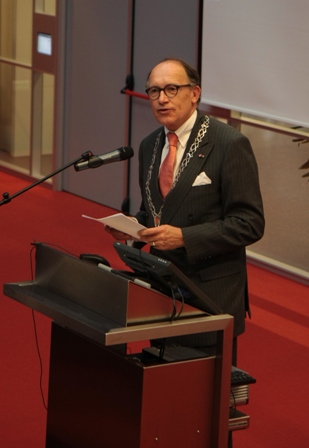 Mayor Apeldoorn Fred de Graaf Opens Wittenborg Business School